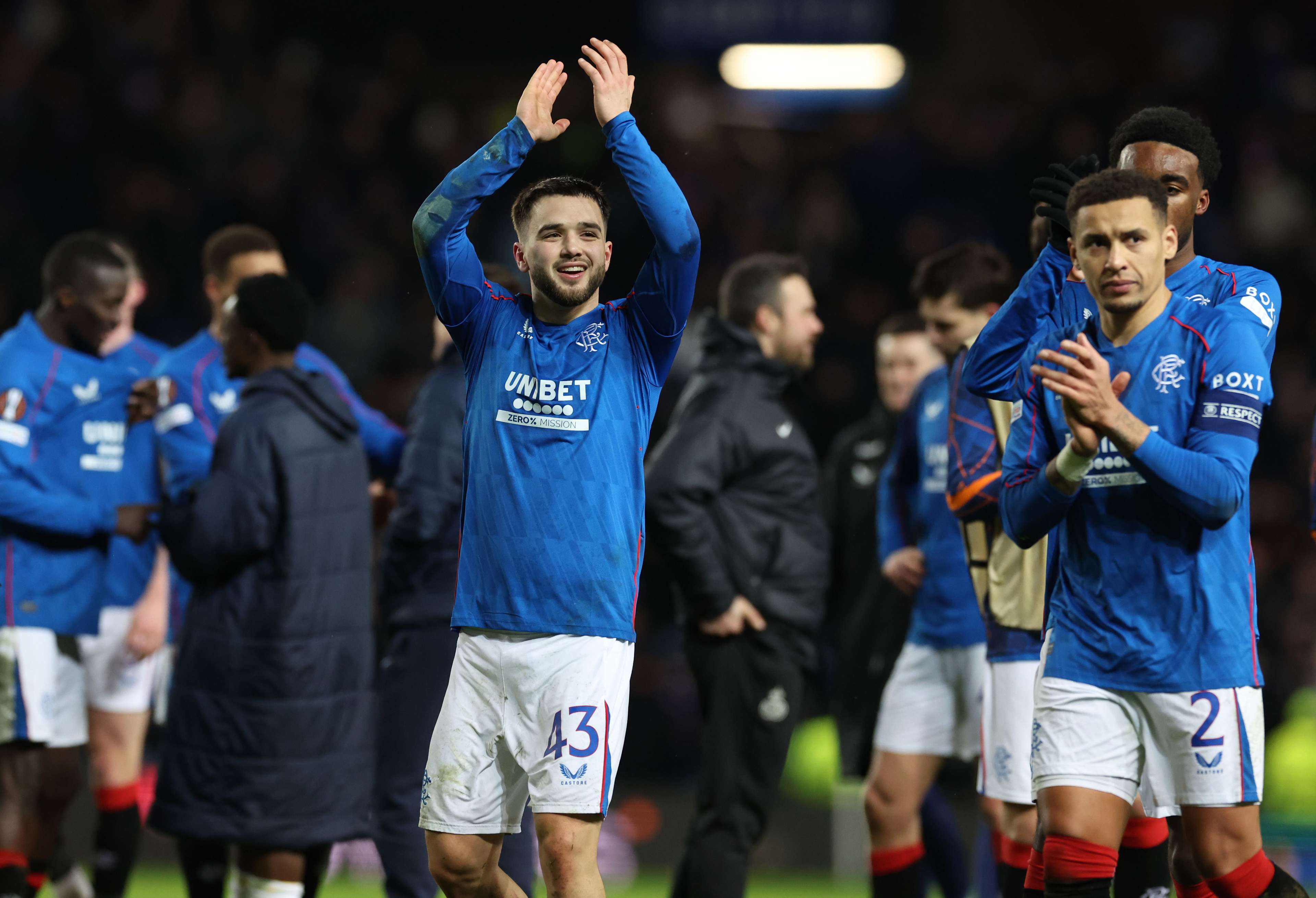 而中国队则 而中国队则